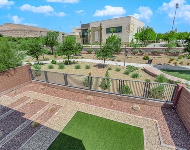 10254 Kesington Drive - Photo Thumbnail 32
