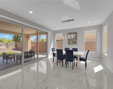 10254 Kesington Drive - Photo Thumbnail 6