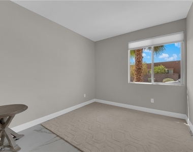10254 Kesington Drive - Photo Thumbnail 14