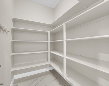 10254 Kesington Drive - Photo Thumbnail 11