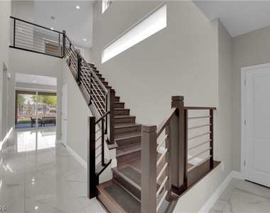 10254 Kesington Drive - Photo Thumbnail 4