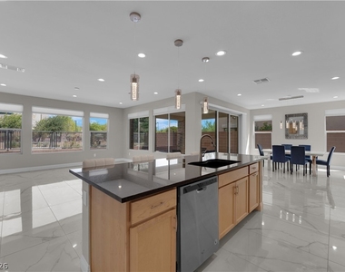 10254 Kesington Drive - Photo Thumbnail 39