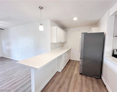 812 Bracken Avenue - Photo Thumbnail 5