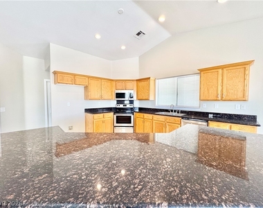 2281 S Zuni Avenue - Photo Thumbnail 4