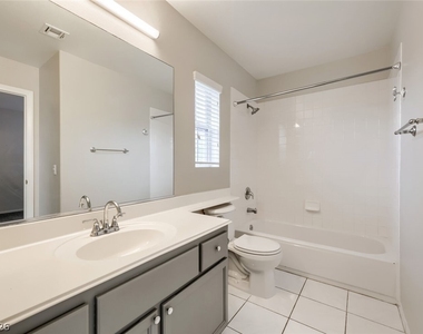 950 Sweeping Vine Avenue - Photo Thumbnail 18