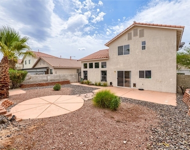 950 Sweeping Vine Avenue - Photo Thumbnail 20