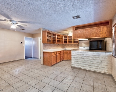 1816 Merze Avenue - Photo Thumbnail 3