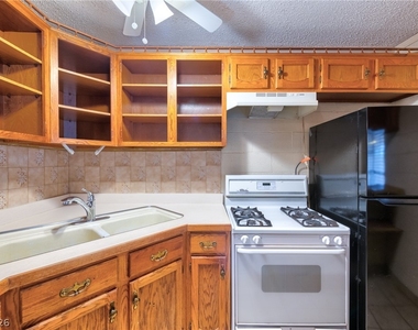 1816 Merze Avenue - Photo Thumbnail 4