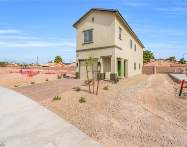 2204 Abraham Avenue - Photo Thumbnail 1