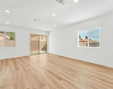 2204 Abraham Avenue - Photo Thumbnail 9