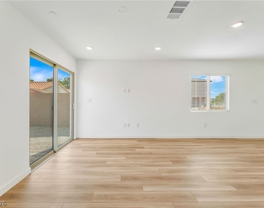 2204 Abraham Avenue - Photo Thumbnail 8