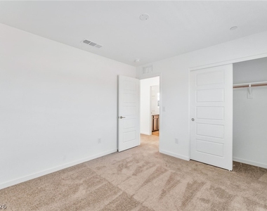 2204 Abraham Avenue - Photo Thumbnail 24
