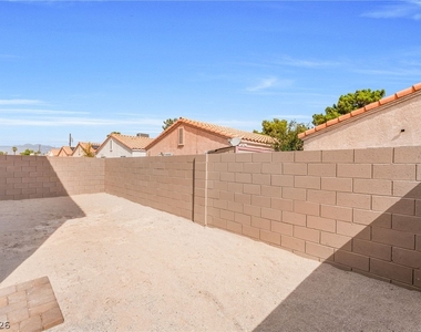 2204 Abraham Avenue - Photo Thumbnail 29