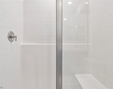 2204 Abraham Avenue - Photo Thumbnail 22