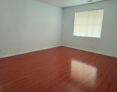 7934 Palace Monaco Avenue - Photo Thumbnail 15