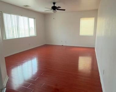 7934 Palace Monaco Avenue - Photo Thumbnail 12