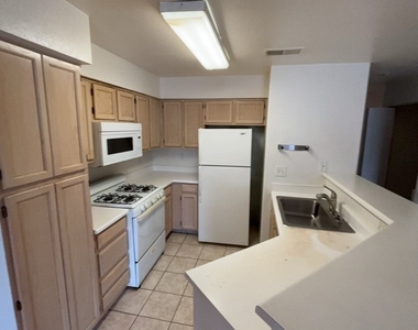 5415 W Harmon Avenue - Photo Thumbnail 1