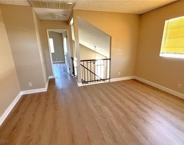 7013 Brown Derby Circle - Photo Thumbnail 7