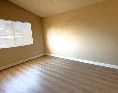 7013 Brown Derby Circle - Photo Thumbnail 10