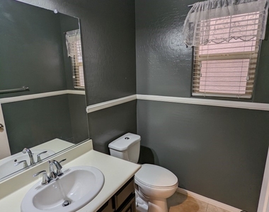 7760 Floral Fabric Court - Photo Thumbnail 16