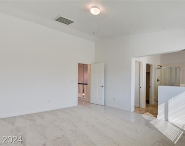 4736 Killington Street - Photo Thumbnail 3