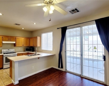 8344 Golden Cypress Avenue - Photo Thumbnail 4