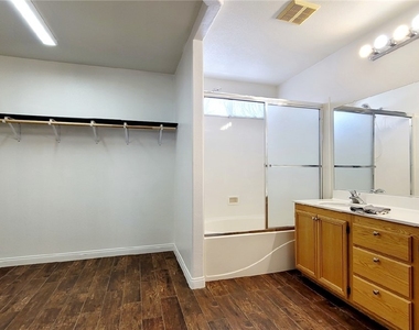 8344 Golden Cypress Avenue - Photo Thumbnail 19