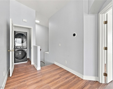 6060 Allred Place - Photo Thumbnail 4