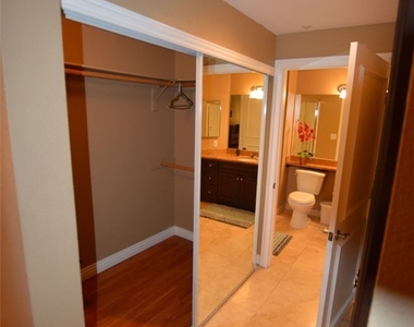 260 E Flamingo Road - Photo Thumbnail 6