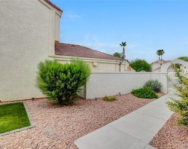 5228 Crooked Sky Circle - Photo Thumbnail 4
