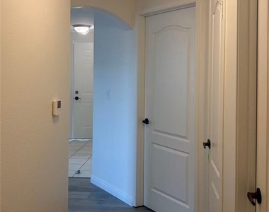 5525 W Flamingo Road - Photo Thumbnail 8