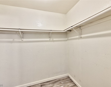 587 Sellers Place - Photo Thumbnail 11