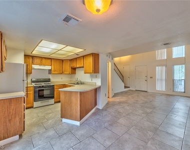 587 Sellers Place - Photo Thumbnail 3