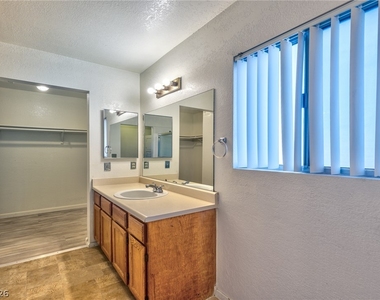 587 Sellers Place - Photo Thumbnail 9