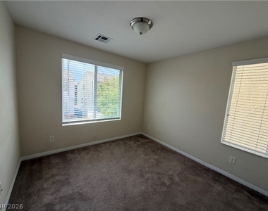 5553 Chapin Mesa Avenue - Photo Thumbnail 7