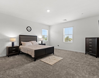 541 Preston Crest Street - Photo Thumbnail 13