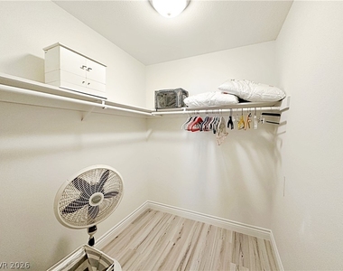 1405 Vegas Valley Drive - Photo Thumbnail 23