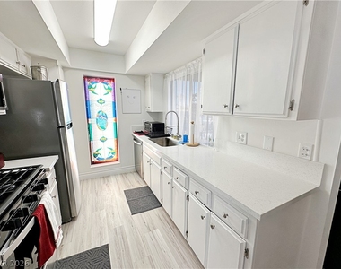 1405 Vegas Valley Drive - Photo Thumbnail 8