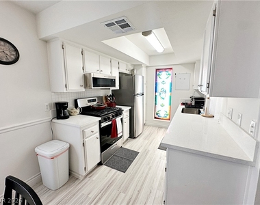 1405 Vegas Valley Drive - Photo Thumbnail 7
