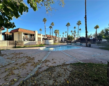 1405 Vegas Valley Drive - Photo Thumbnail 26