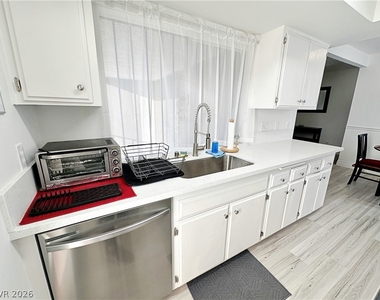 1405 Vegas Valley Drive - Photo Thumbnail 12