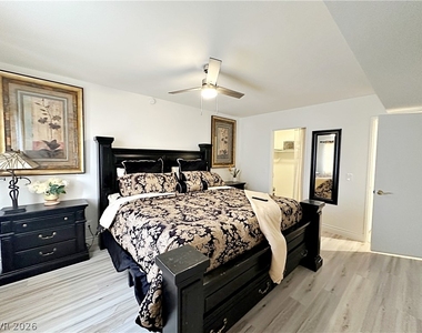 1405 Vegas Valley Drive - Photo Thumbnail 21