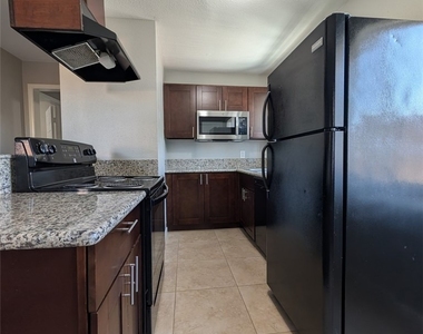 319 N 11th Street - Photo Thumbnail 11