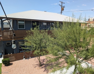 319 N 11th Street - Photo Thumbnail 4