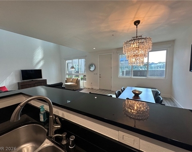 4545 Dean Martin Drive - Photo Thumbnail 32
