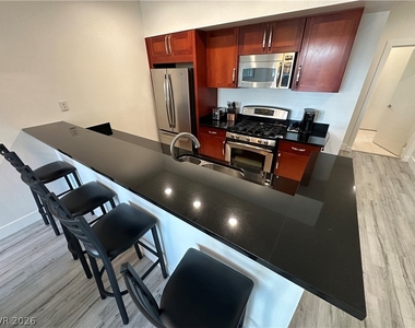 4545 Dean Martin Drive - Photo Thumbnail 26
