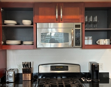 4545 Dean Martin Drive - Photo Thumbnail 42