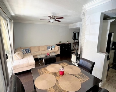260 Flamingo Road - Photo Thumbnail 5