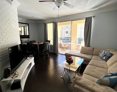 260 Flamingo Road - Photo Thumbnail 6