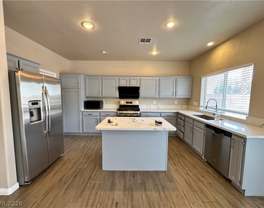2024 Shining Feather Lane - Photo Thumbnail 13